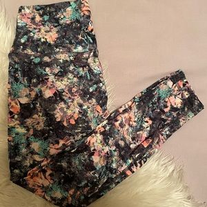 Lululemon multicoloured floral 7/8 tight